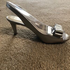 Anne Klein slingback heels 👠
